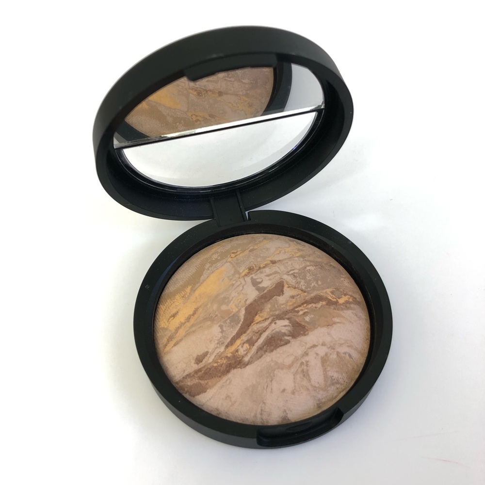 Laura Geller Balance N Brighten Medium Foundation!